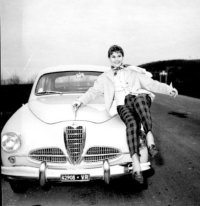 23178 - MARISA ALLASIO POSATA ALFA ROMEO 1900 NEL 1956 - 01.jpg