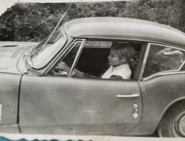 1.Триумф ГТ6-Мк1-тунингБроня-София-1970г-БоткоСобственик-Лекар.jpg