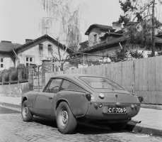 1.Триумф ГТ6-Мк1-тунингБроня-София-1970г-отзад.jpg