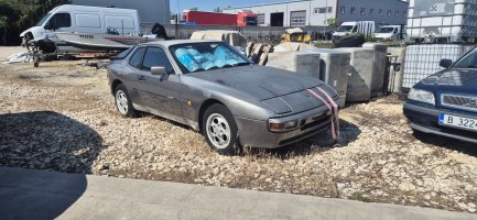 Немска-944 еС-16в-изоставено-склад-Русе.jpg