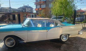 амер-1957 Форд резняк-екс хардтоп с 4 врати.jpg